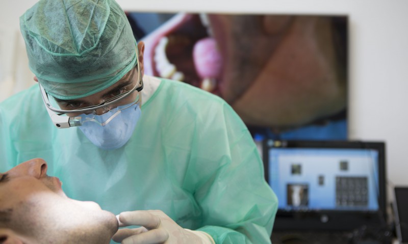 Avinent Glass – The first implant dentistry application of Google Glass in the world